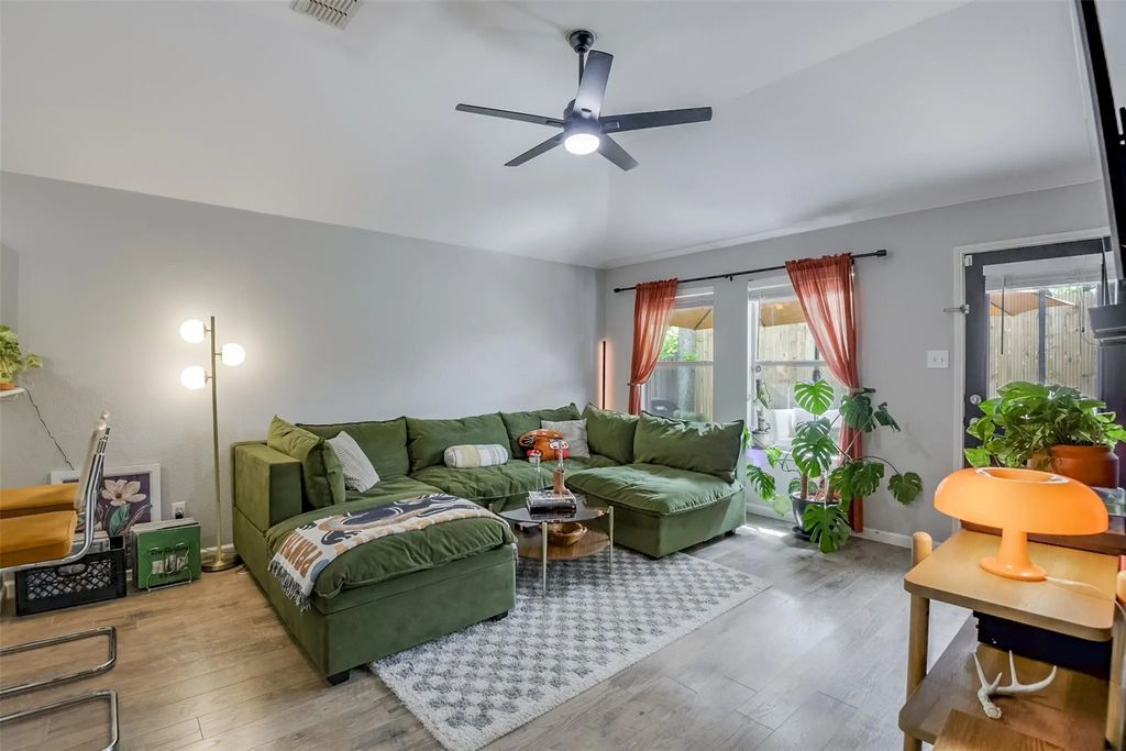 3040 Spotted Owl Drive, Fort Worth