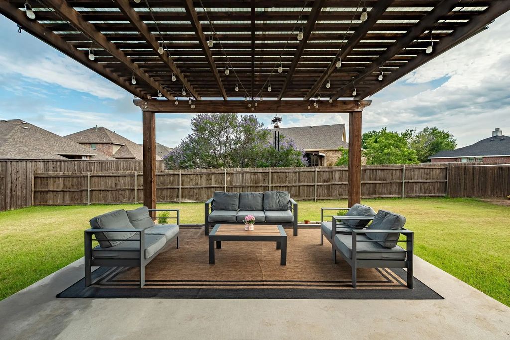 1081 W Sunset Boulevard, Celina