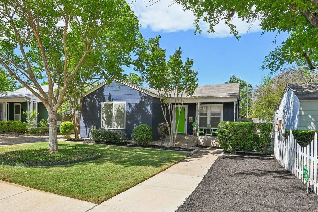 2716 Wayside Avenue, Fort Worth