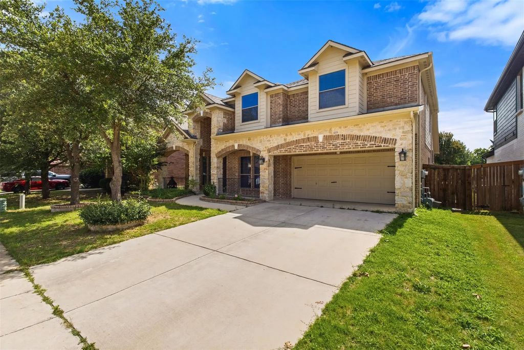 973 Tara Drive, Burleson