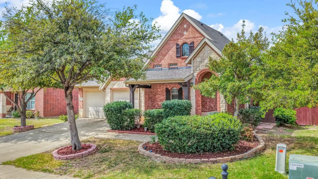 2408 Loreto Drive, Fort Worth