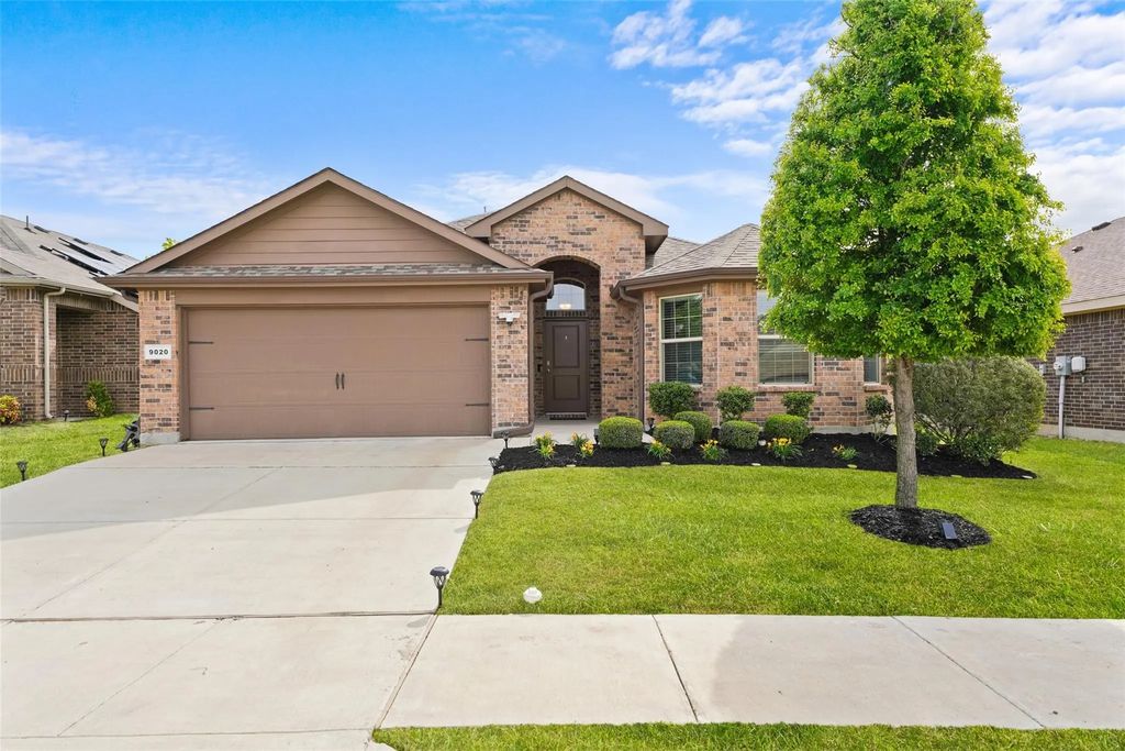 9020 Ridgeriver Way, Fort Worth