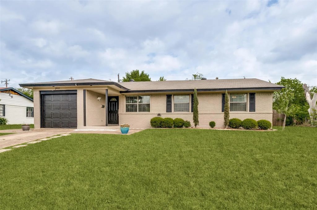 2911 Old North Road, Farmers Branch