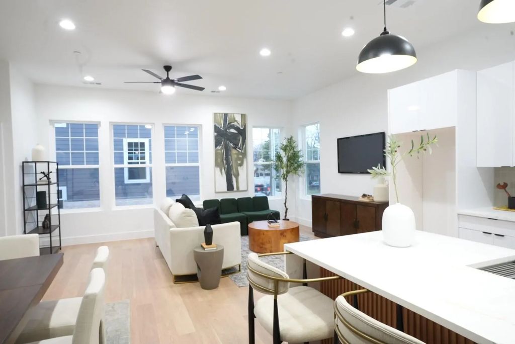 629 N Tyler Street 106, Dallas