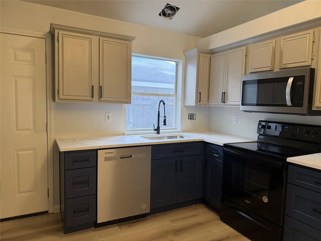900 Cornfield Drive, Arlington