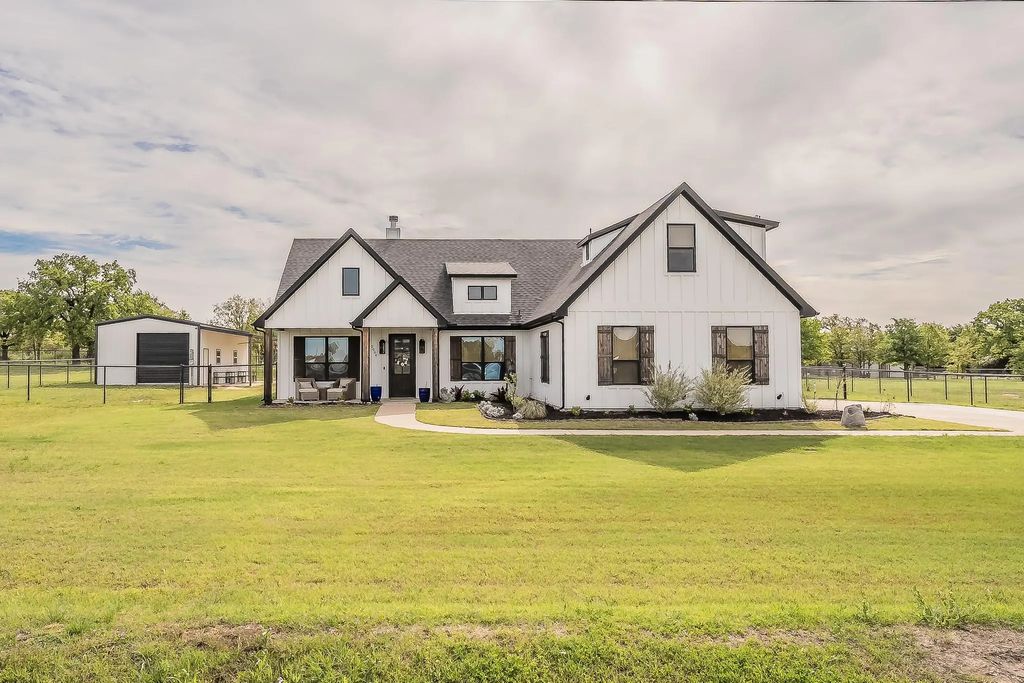 2004 Feather Lane, Weatherford