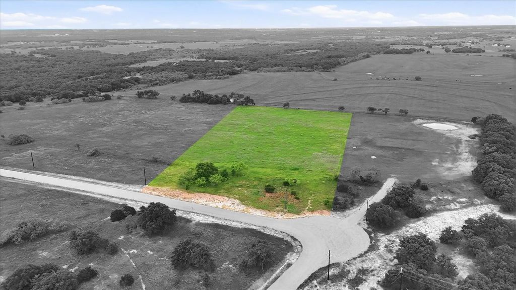 1060 Mustang Ridge, Perrin