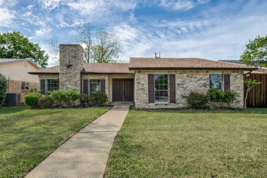 1804 Clear Creek Lane, Carrollton
