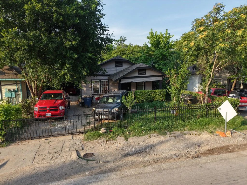 806 E 12th Street, Dallas