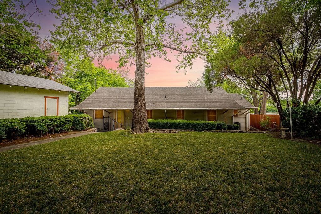 8316 Heron Drive, Fort Worth