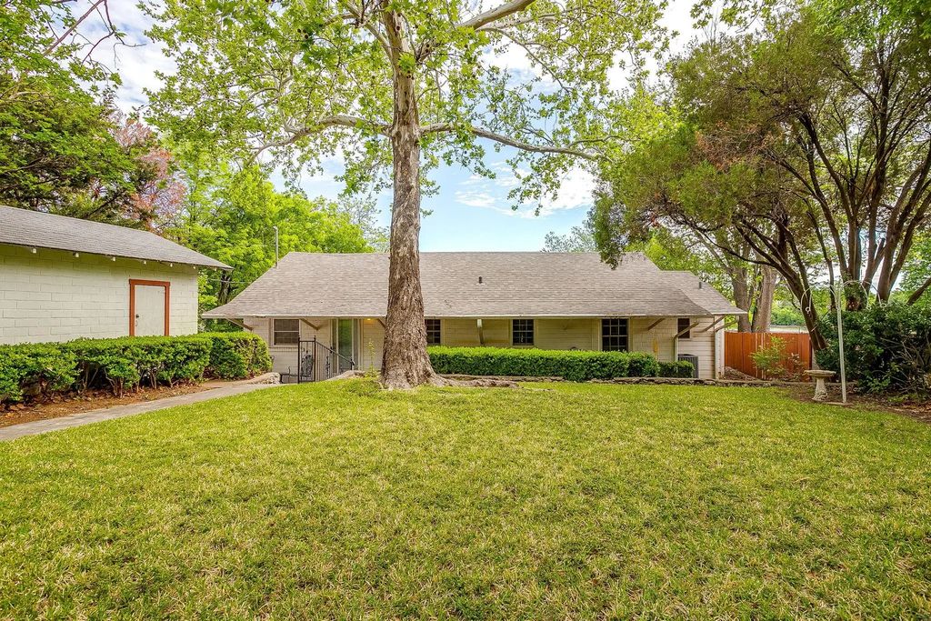8316 Heron Drive, Fort Worth