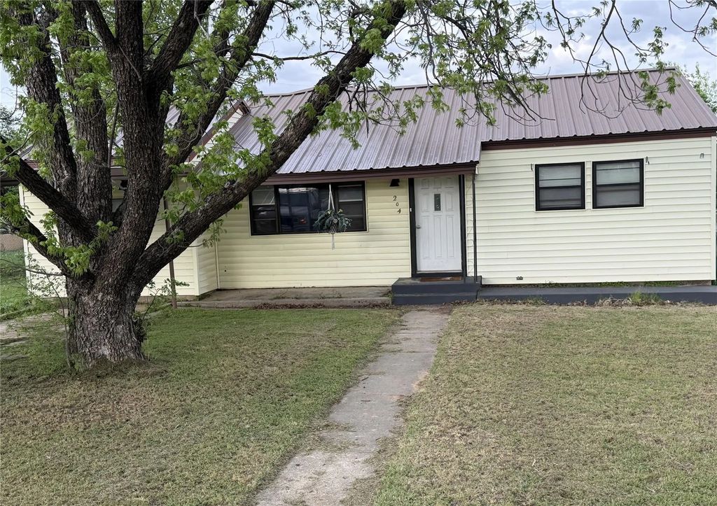 204 Bluffview Drive, Brownwood