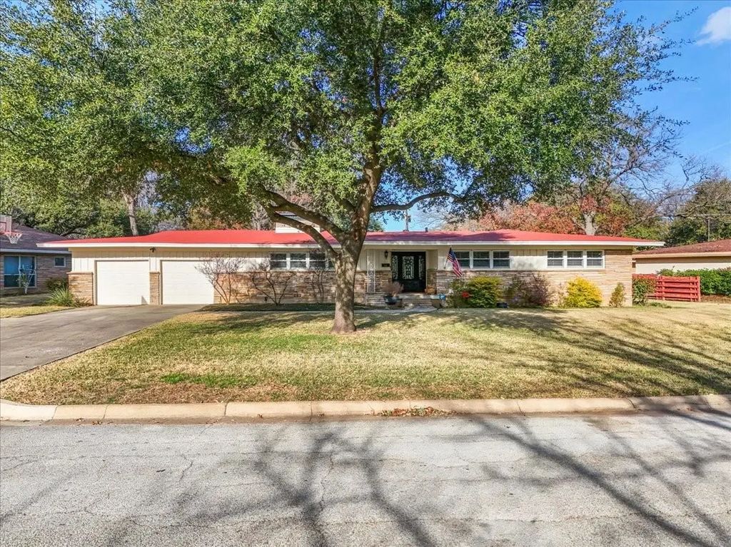 4612 Holiday Lane W, North Richland Hills