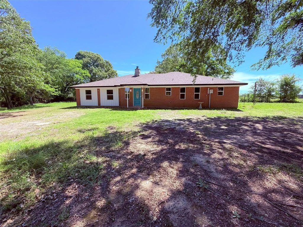 45 County Road 1197, Yantis