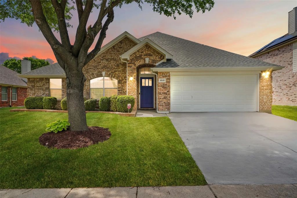 1015 Fleetwood Cove Drive, Grand Prairie