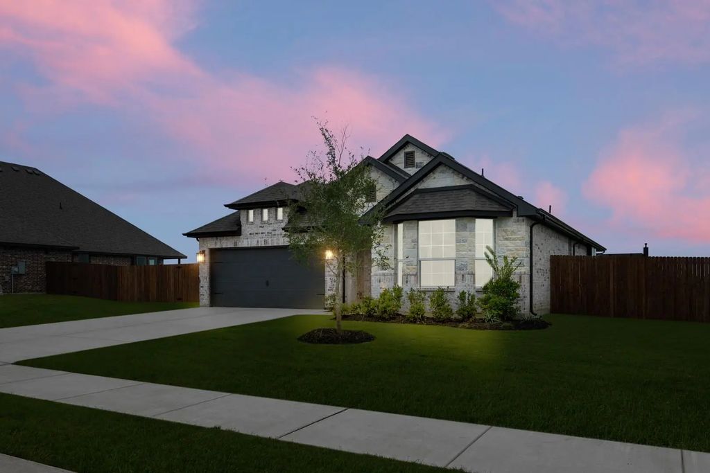 108 Golden Jackal Court, Godley