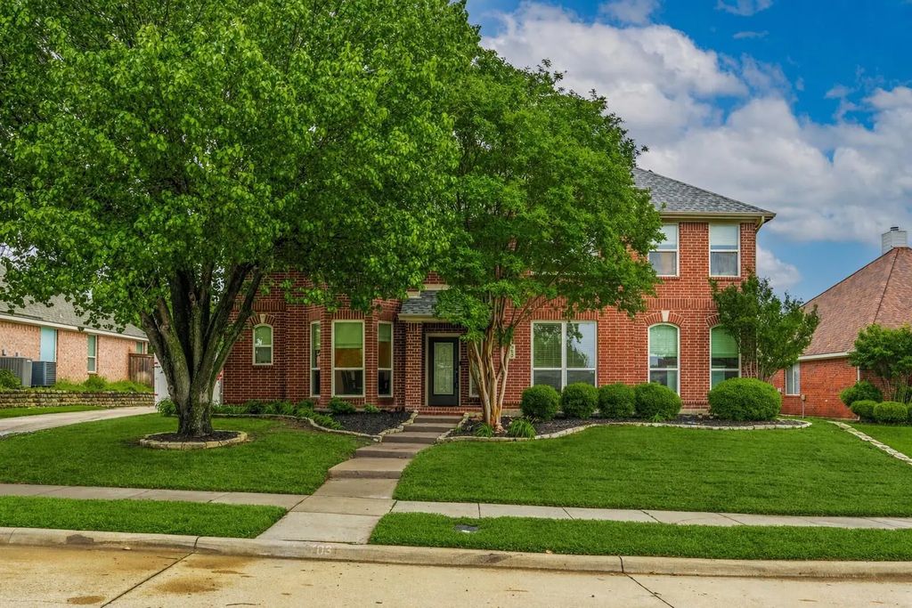 703 Waters Edge, Keller