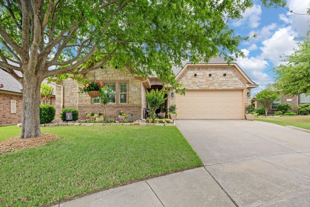 408 Blue Daze Court, Burleson