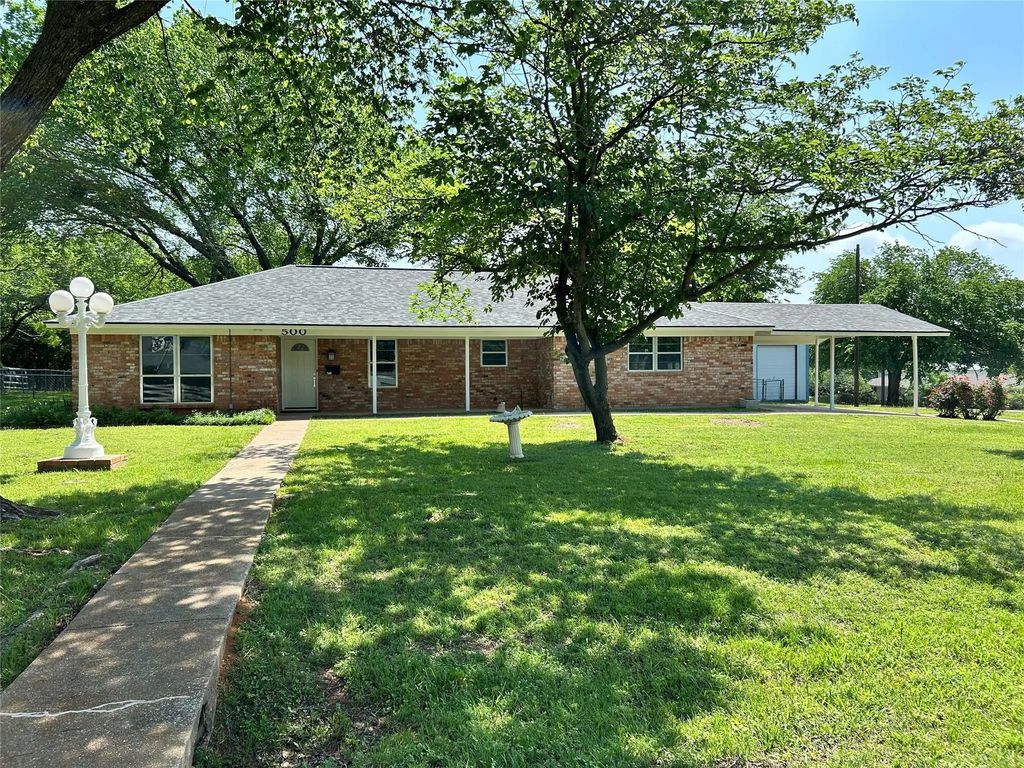 500 Curtis Road, Burleson