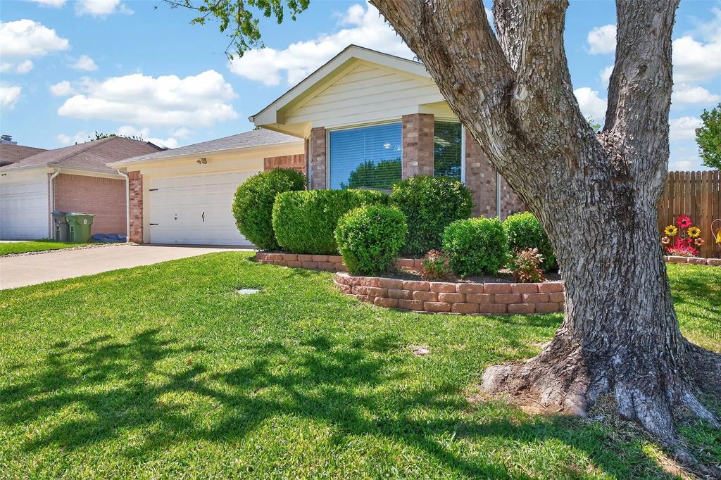 5700 Alicante Drive, Arlington