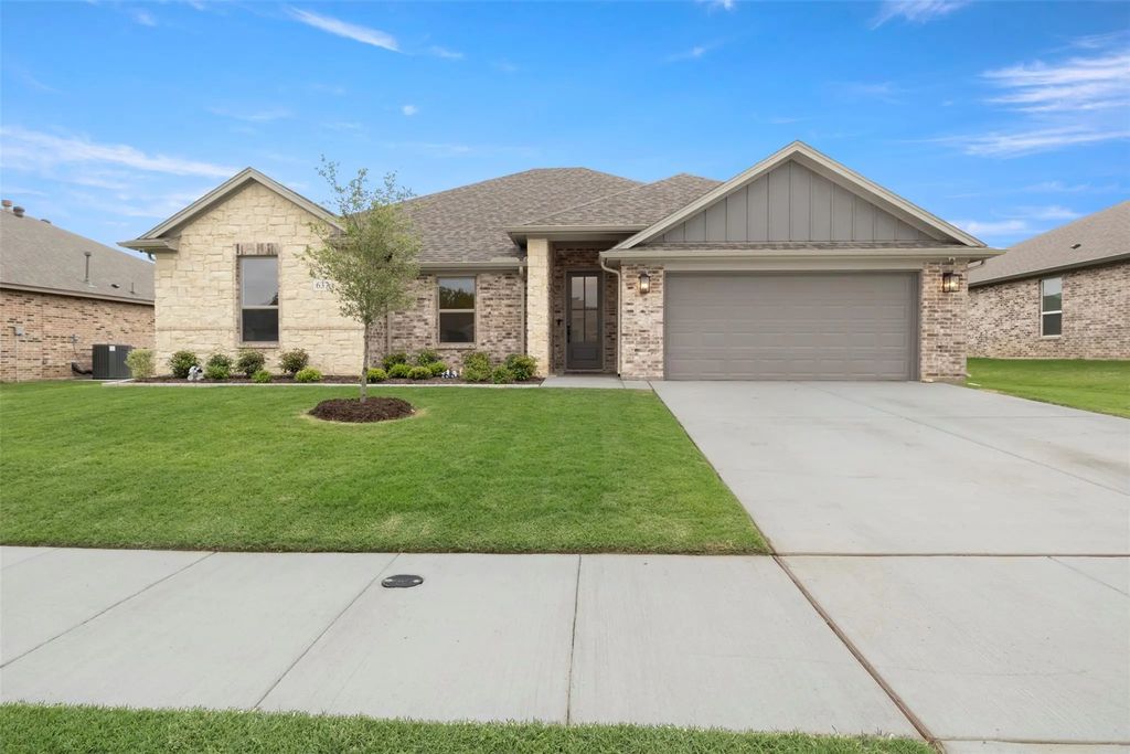637 Mooney Drive, Saginaw