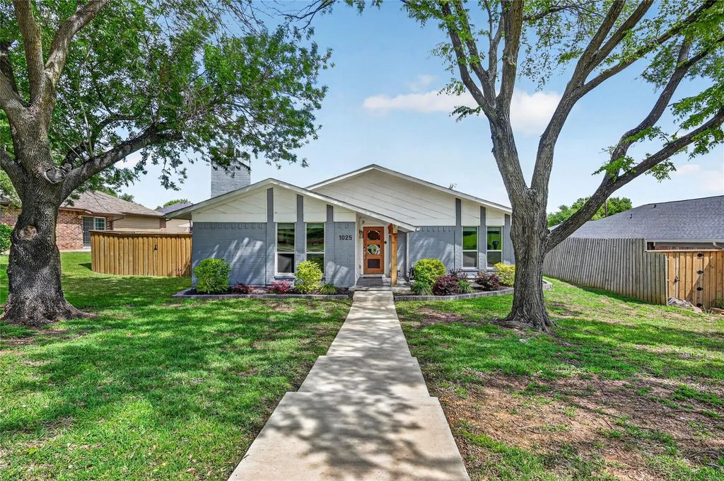 1025 Bellflower Drive, Carrollton