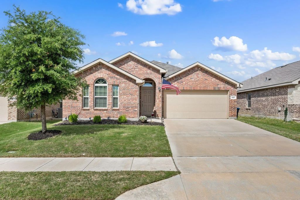 8917 Dameron Drive, Fort Worth