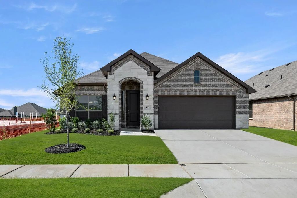 4537 Aralia Street, Fort Worth