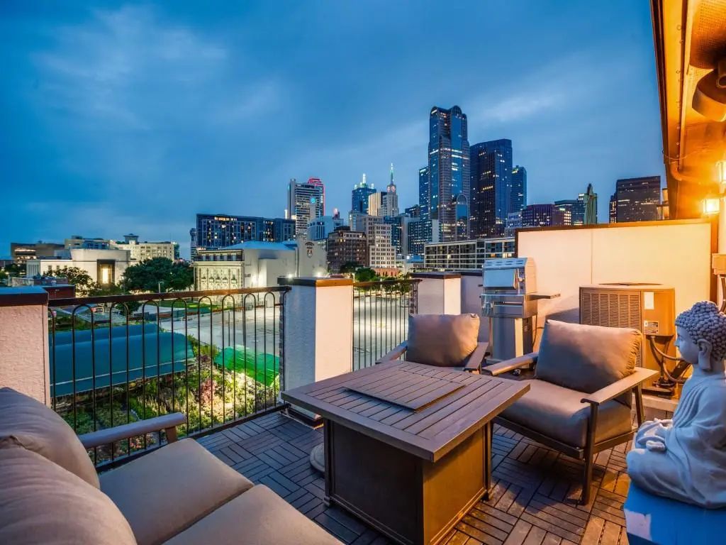536 S Pearl Expressway, Dallas