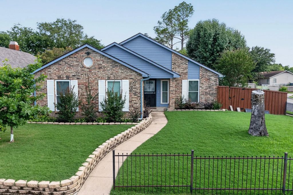 9404 Pinehaven Drive, Dallas