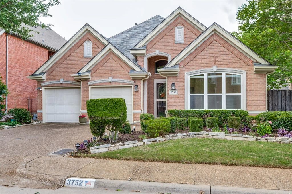 3752 Park Place, Addison