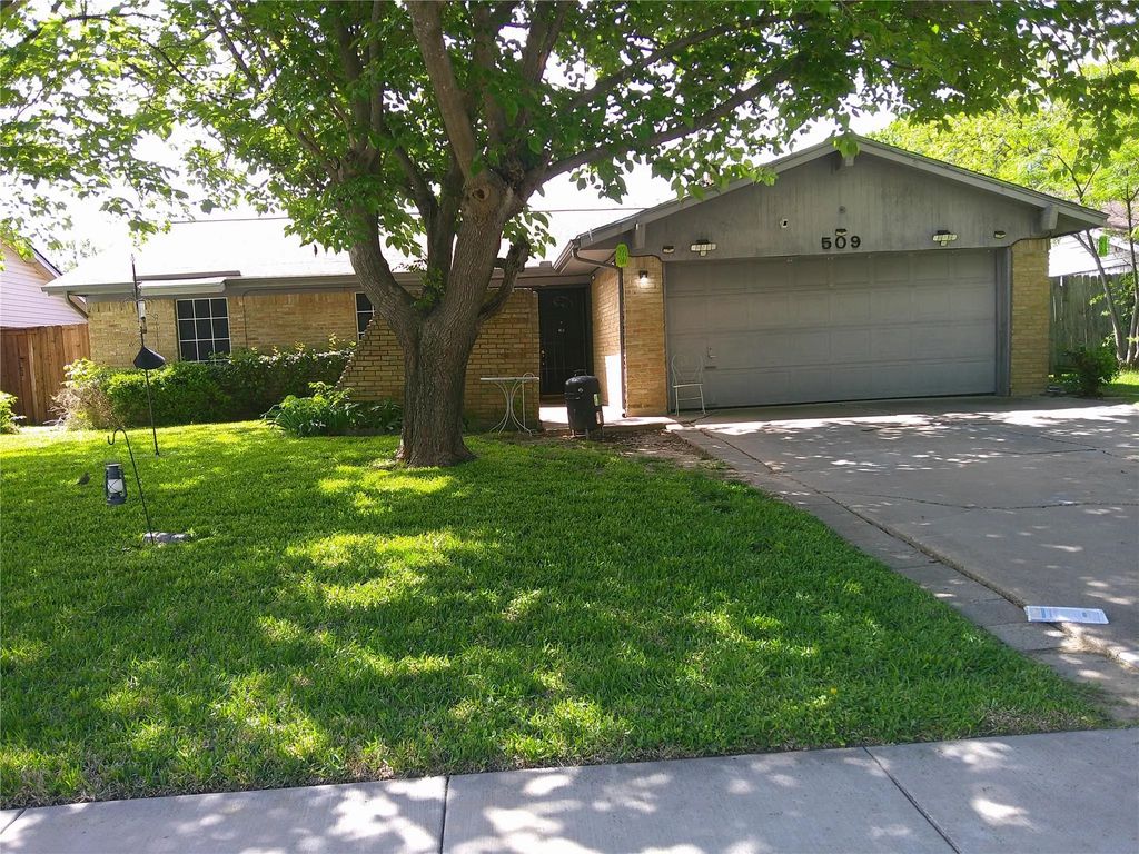 509 W Springdale Lane, Grand Prairie