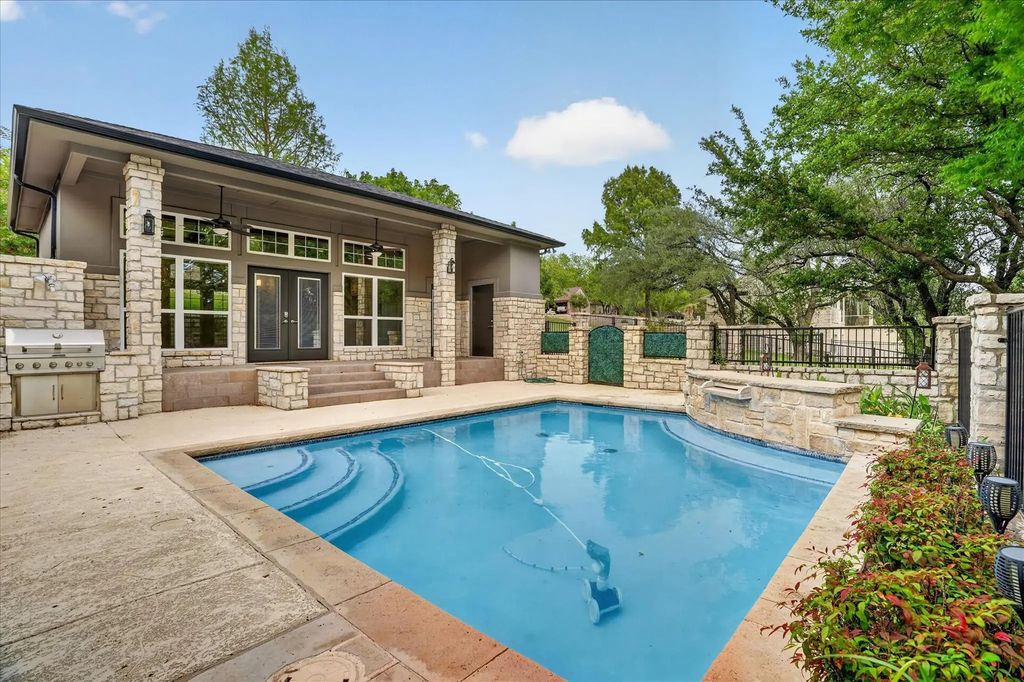 9704 Ravenswood Road, Granbury