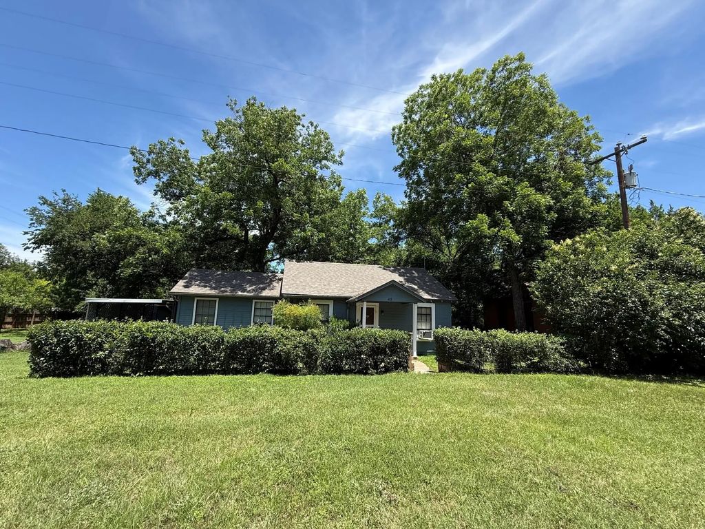 403 Avenue E Avenue, Valley Mills