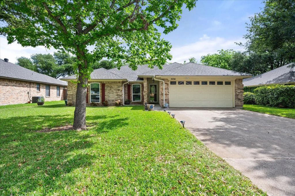 1536 Stratford Drive, Mansfield