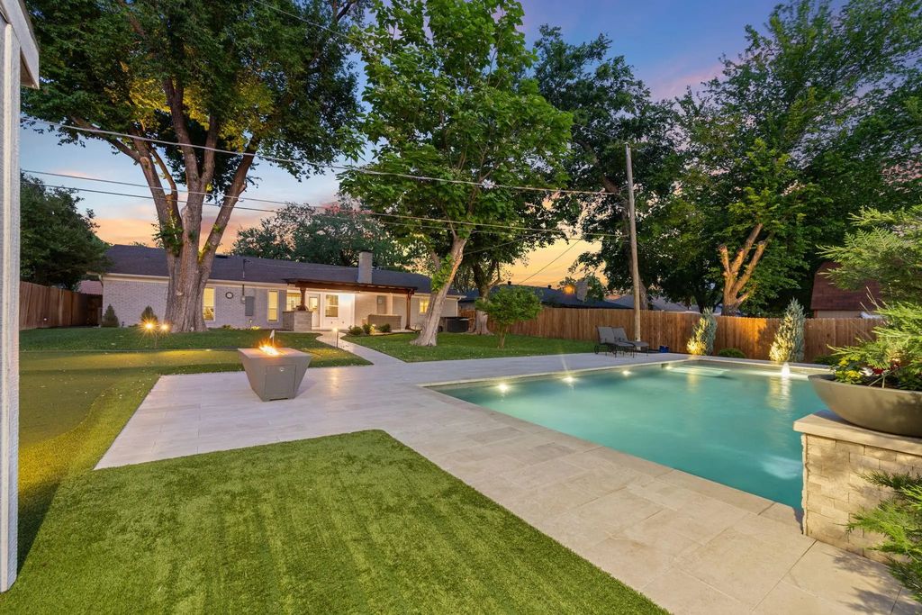 3713 Holland Drive, North Richland Hills
