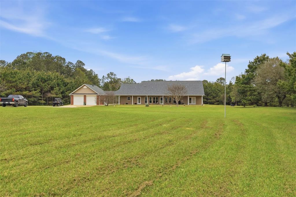 5454 Fm 1841, Linden