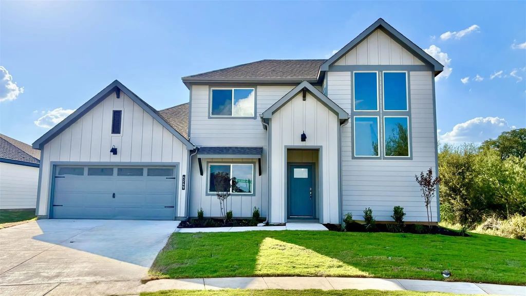 231 Sandstone Circle, Granbury