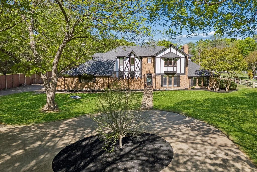 501 Cottonwood Place, Fairview