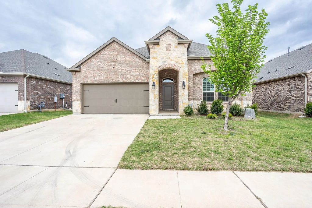 10415 Twisting Springs Drive, Aubrey