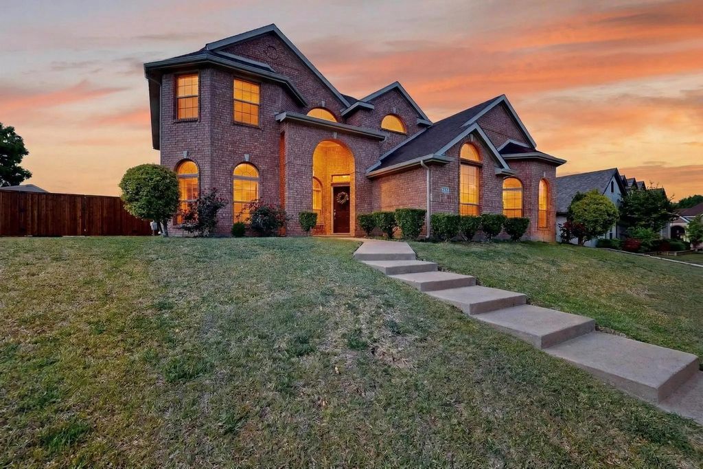 232 Wellington Drive, DeSoto