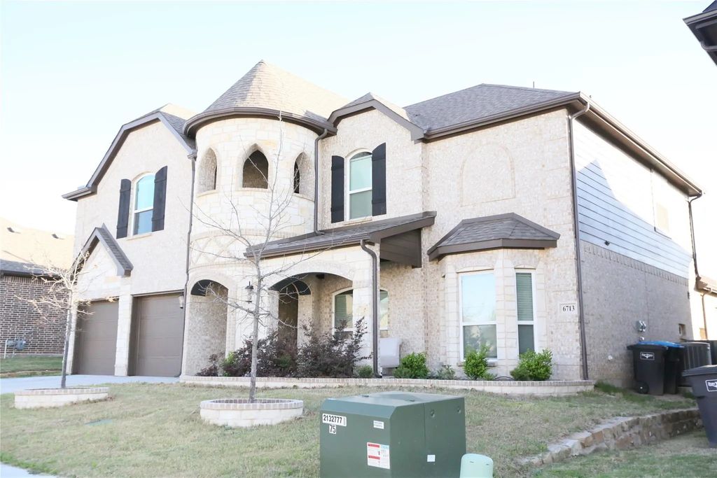 6713 Rockshire Drive, Fort Worth