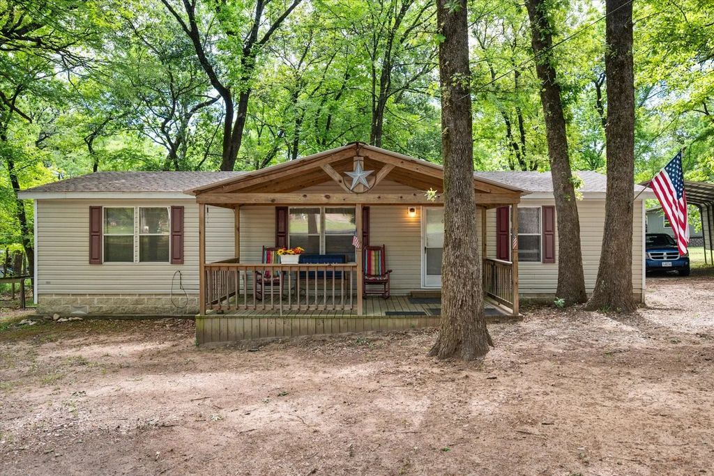 178 Kingswood Drive, Streetman