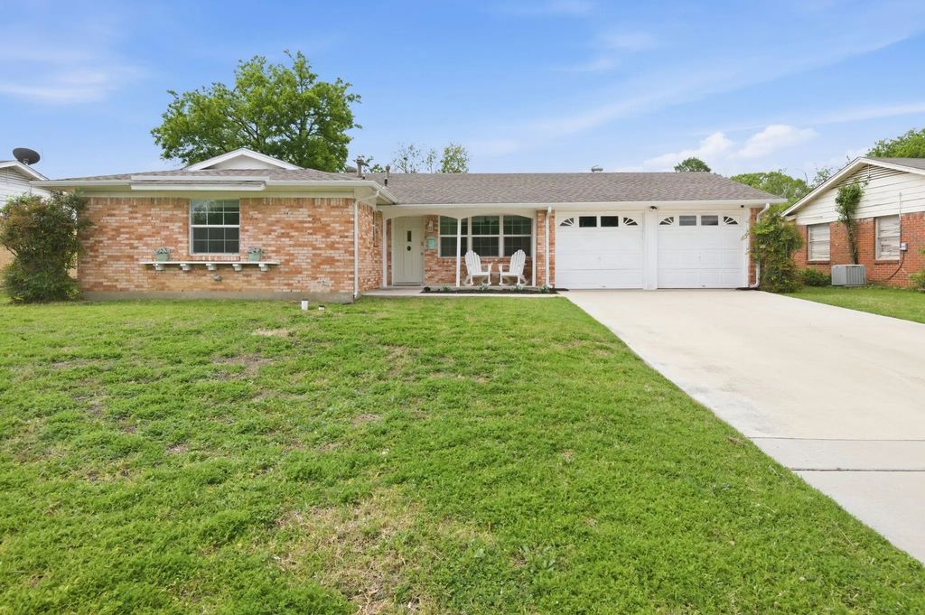 4709 Everest Drive, Fort Worth