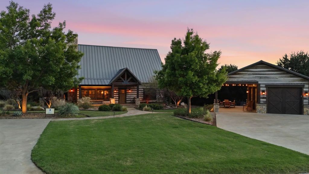 1190 Waterfall Way, Graford