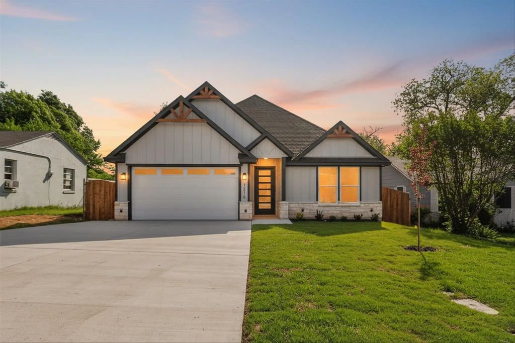 1210 Harvard Street, River Oaks