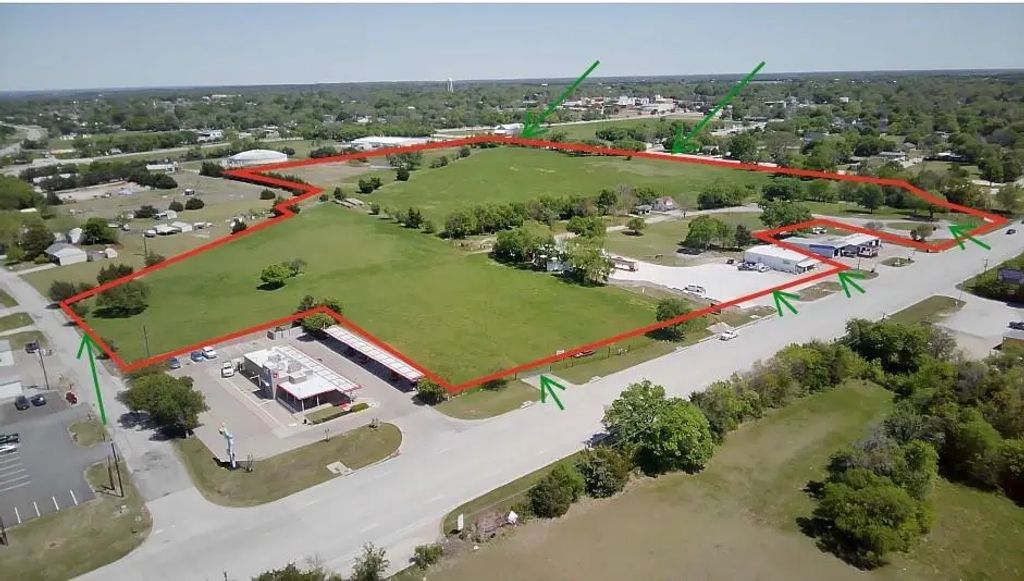 676 W W Audie Murphy Parkway, Farmersville