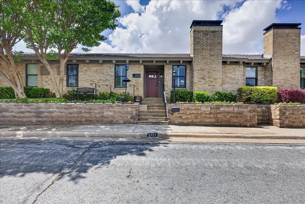 8323 Southmeadow Circle, Dallas
