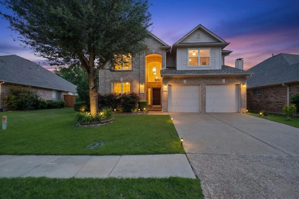 9316 Western Trail, Irving