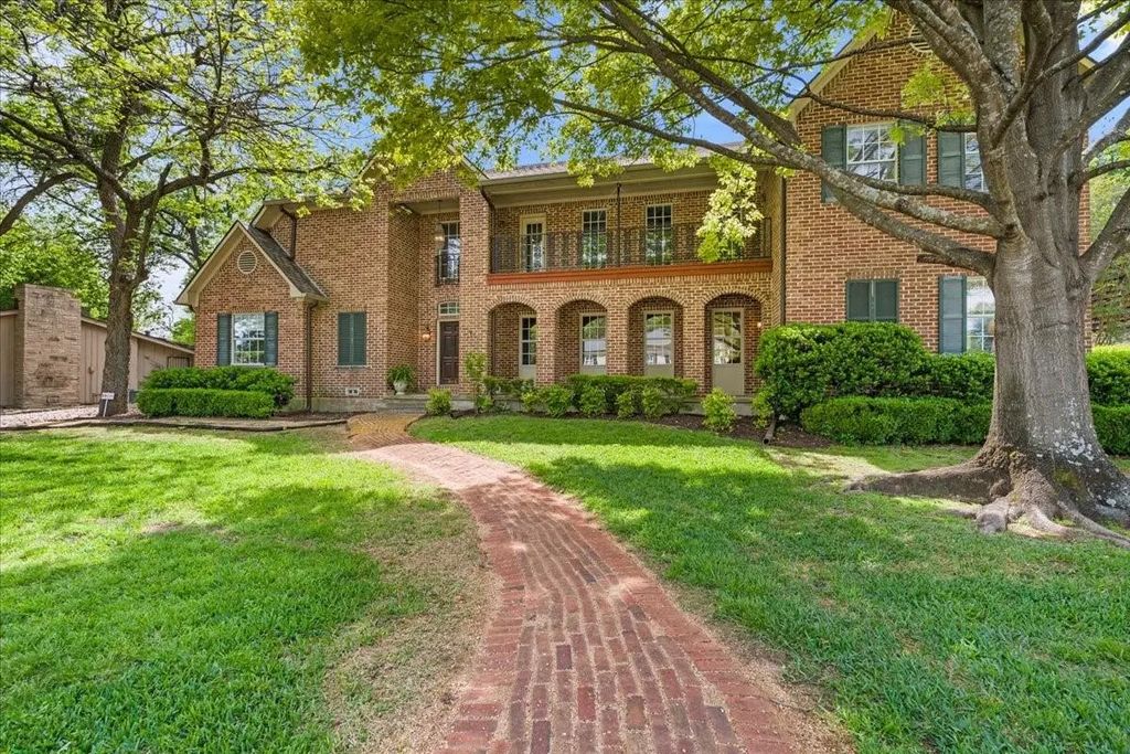 602 Mills Place, Corsicana